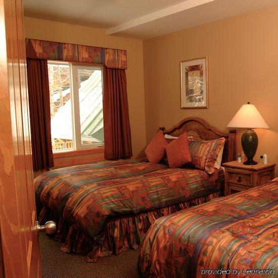 Lizard Creek Resort 4*